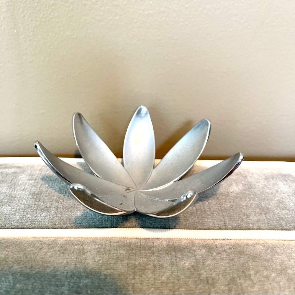 Silver Tone Ring Holder